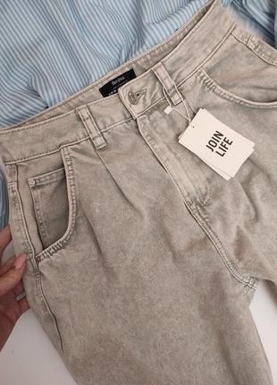 Светлые женские джинсы слоучи низ на резинке укороченные брюки3 фото