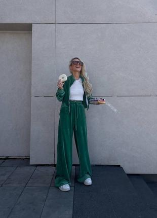 Невероятный женский плюшевый зеленый костюм кофта + брюки свободный тренд 20234 фото