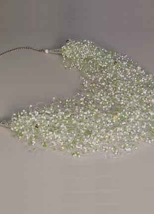 Намисто-павутинка з бісеру та намистин (білі і салатові), довжина - 60 см