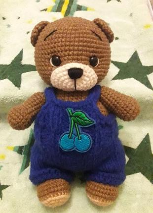 В наявності ведмедик з хлопкової ниточки