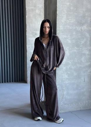 Женский велюровый костюм свободного кроя oversize