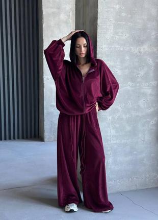 Женский велюровый костюм свободного кроя oversize