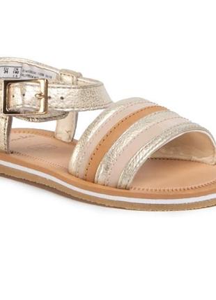 Р.32,32.5,33,35,35.5 clarks шкіряні сандалії оригінал
