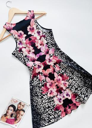Женское приталенное черное платье миди с цветочным принтом от бренда h&amp;m. является нюанс4 фото