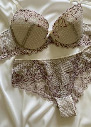 Стильный комплект