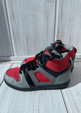 Демисезонные ботинки.