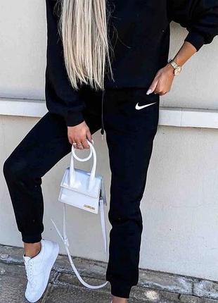 Костюм женский