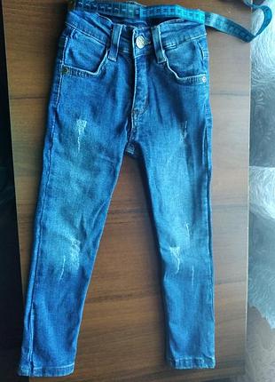 Джинсы на девочку художной телосложения.