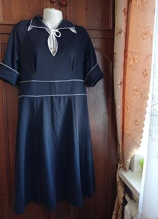 Женская и строгое платье