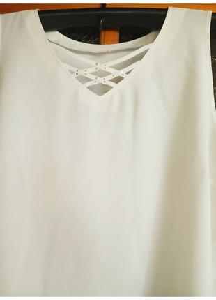 Гарненька жіноча блузочка без рукавів майка безрукавка білого кольору, великий розмір, склад поліестер, б/у в дуже хорошому стані4 фото