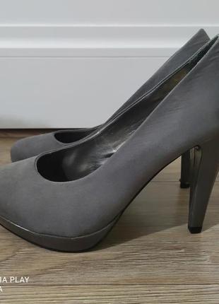 Замшевые женские туфли серые 40 размера1 фото