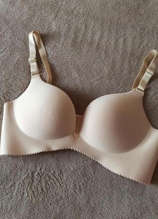 Бежевый лифчик