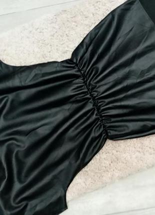 Кожаное платье со шлейфом2 фото