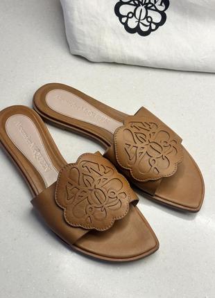 Шлепанцы alexander mcqueen