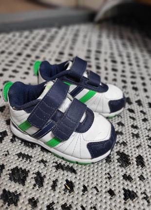 Кроссовки adidas
