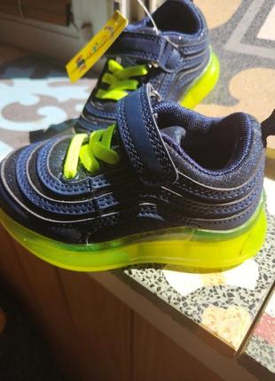 Кросівки з мигалками