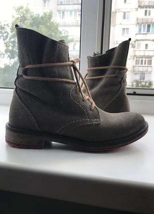 Ботинки замшеві колір бежеаі