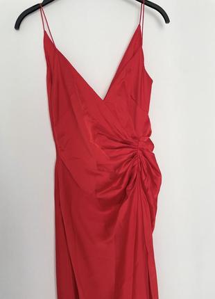 Красное атласное платье макси на бретелях с драпировкой asos edition6 фото