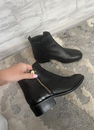 Ботінки, черевики, чобітки, сапожки m&s 35р шкіра нові