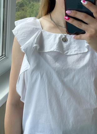Біла котонова блуза з рюшами 1+1=34 фото