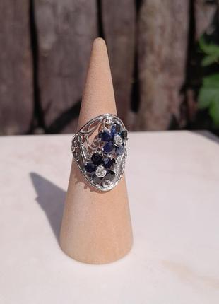 Серебряное кольцо с натуральными сапфирами