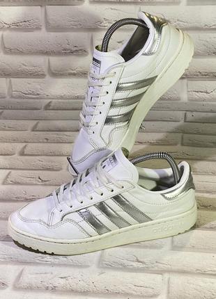 Кросівки adidas