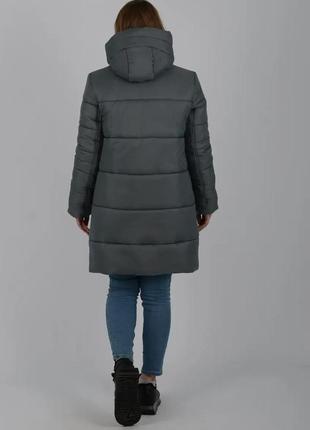 Жіноча зимова куртка пуховик з накладними кишенями та капюшоном3 фото