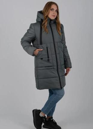 Жіноча зимова куртка пуховик з накладними кишенями та капюшоном2 фото