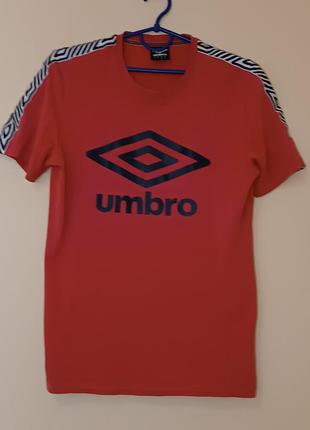 Футболка umbro на лампасах