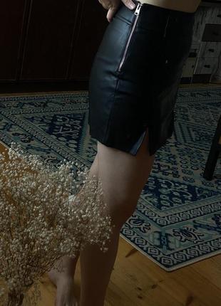 Кожаная мини юбка bershka2 фото
