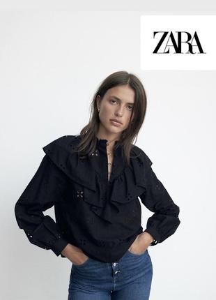 Актуальна блузка в прошву zara