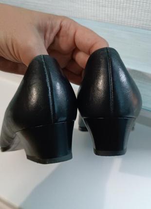 Туфли из натуральной кожи всемирно известного бренда gabor на маленьком каблуке7 фото