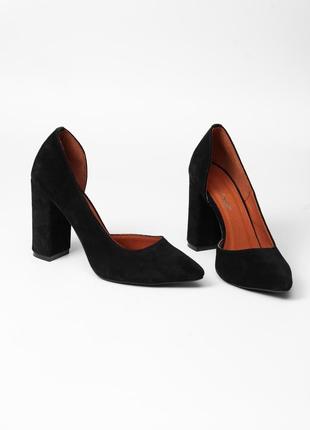 Черные замшевые туфли на каблуке 38 размера