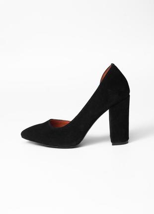 Черные замшевые туфли на каблуке 39 размера1 фото