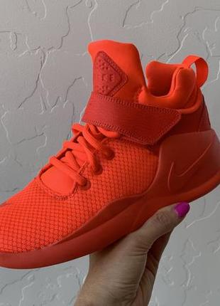 Акция! кроссовки nike майка nike в подарок!