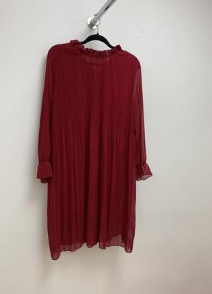 Легкое платье красного цвета3 фото