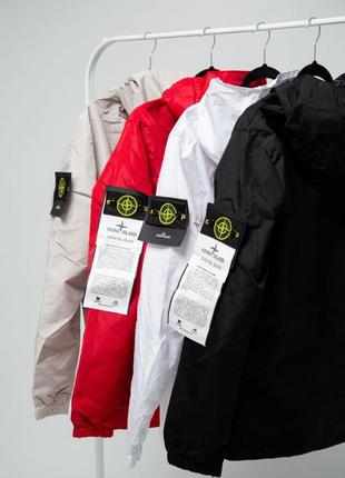 Куртка-ветровка мужская: красная, белая, черная, бежевая1 фото