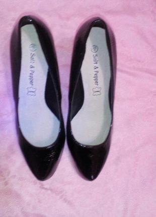 Стильні нові красиві туфлі salt&pepert 38 розмір