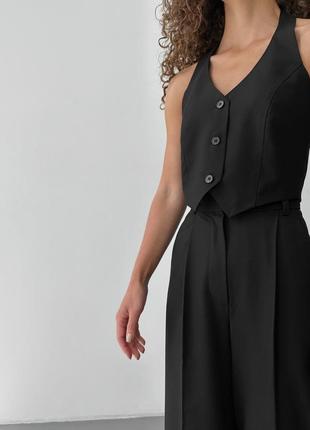 Жилет с открытой спиной черный