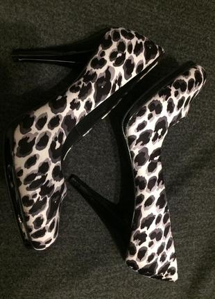 Limited collection атласные леопардовые туфли 24.5-25 см9 фото