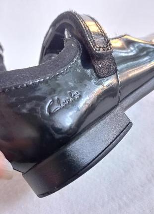 Туфлі шкіра лак clarks, устілка 17,6 см.9 фото