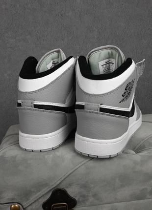 Женские кроссовки nike air jordan 1 retro white black grey3 фото