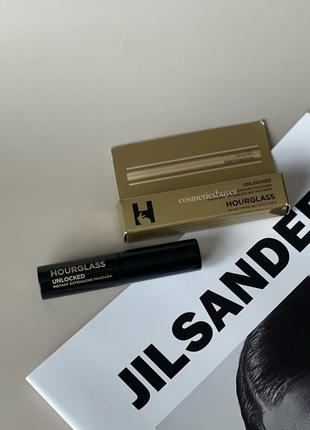 Черная удлиняющая тушь для ресниц hourglass unlocked instant extensions mascara