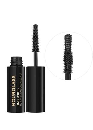 Черная удлиняющая тушь для ресниц hourglass unlocked instant extensions mascara2 фото