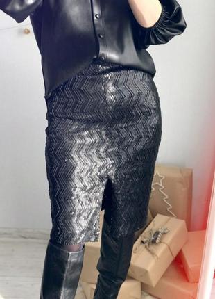 Спідниця міді в паєтки з розрізом зиг заг