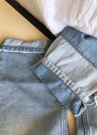 Рваные джинсы светлые с дырками sinsay4 фото