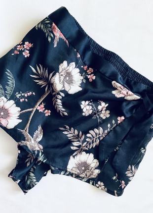 Шорти спідниця атлас