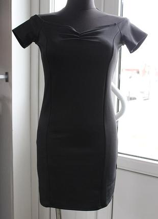 Маленьке чорне плаття h&m