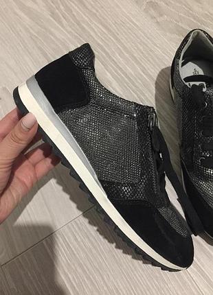Кожаные кроссовки clarks