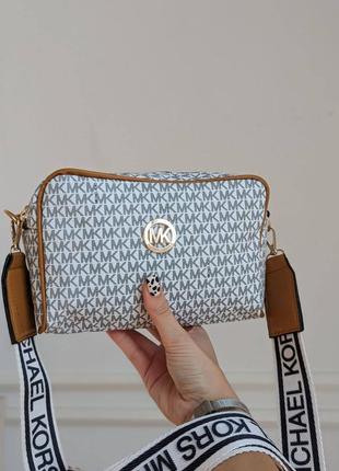 Сумка кросс боді michael kors.